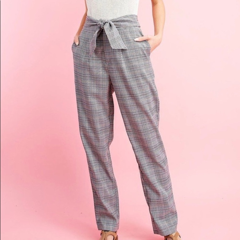 FRONT TIE BLACK & WHITE PLAID w/STRETCH - Picture 3 of 13